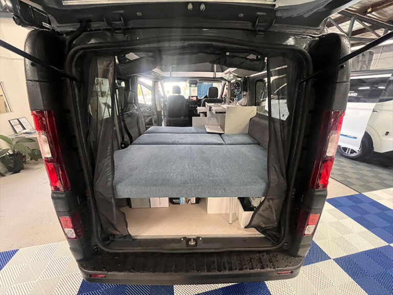 #1192-Frontline-Campervan-Renault-Trafic-7
